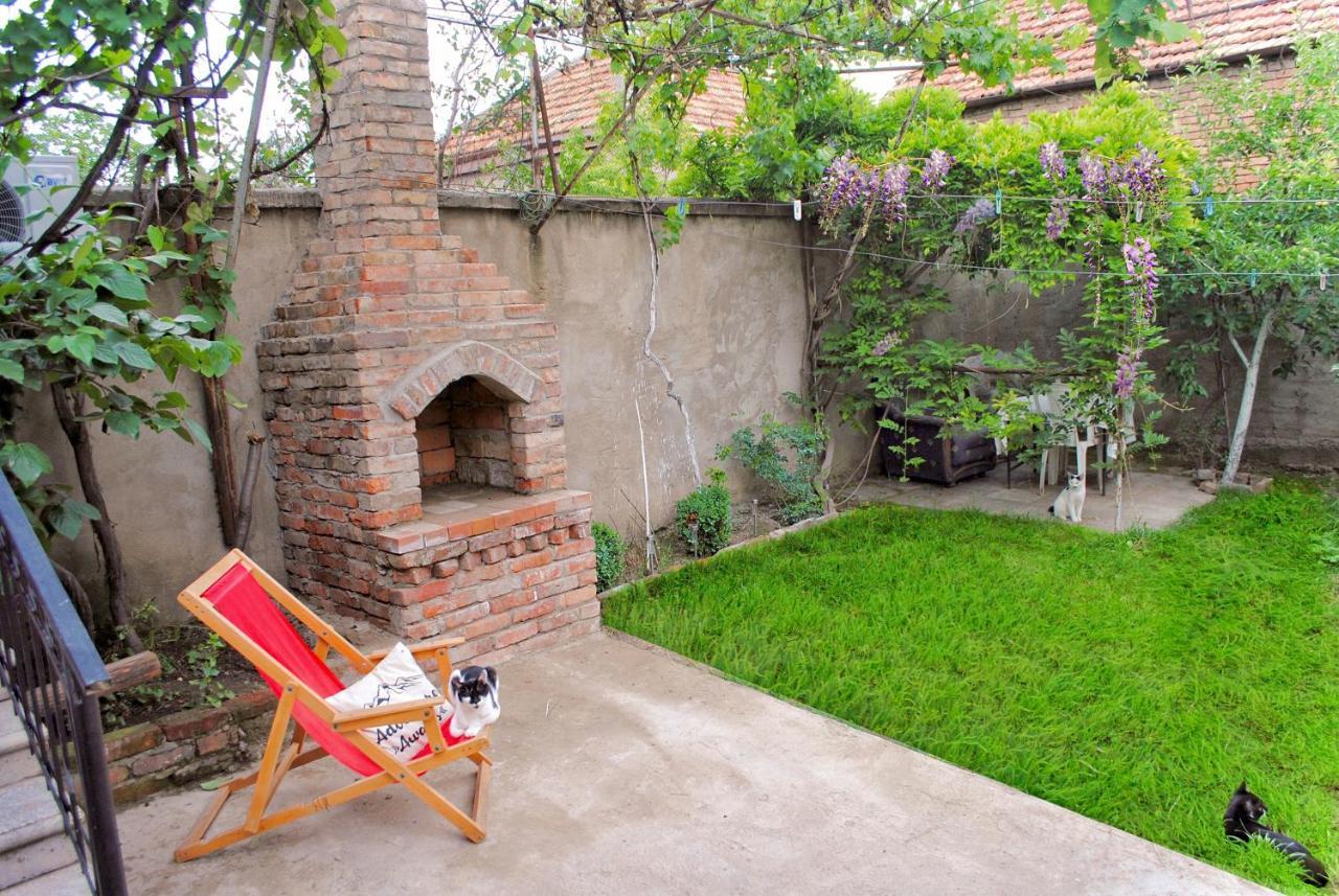 Big Three Apartments In Avlabari, Old Tbilisi Exterior photo
